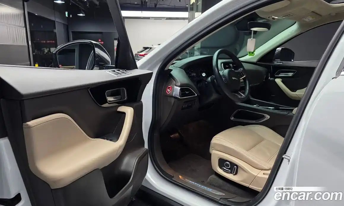 Jaguar F-Pace 2020 2.0 Автомат в Москве № 500177, фото 10