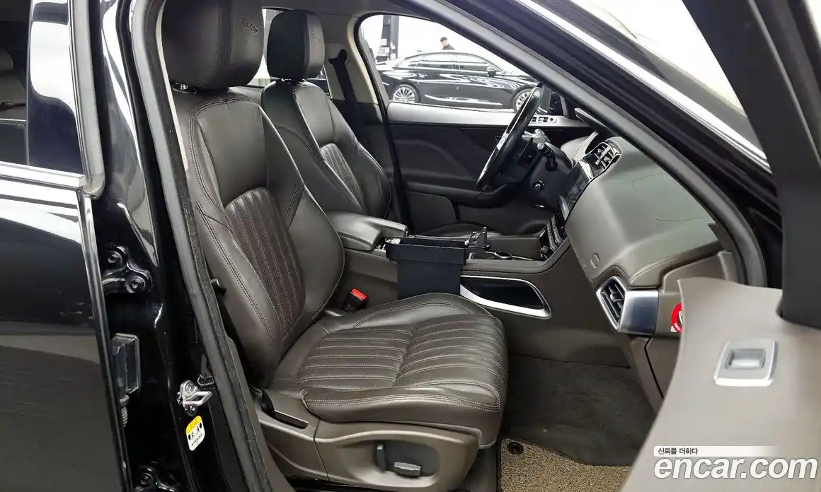 Jaguar F-Pace 2018 2.0 Автомат в Москве № 500241, фото 11