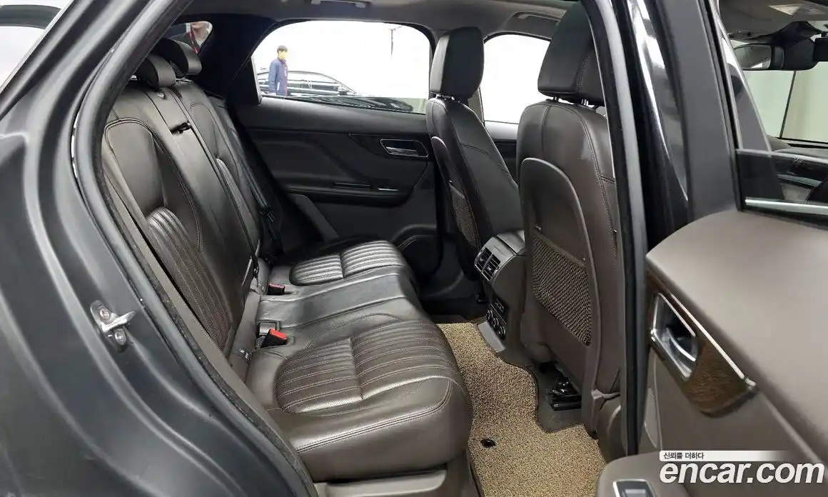 Jaguar F-Pace 2018 2.0 Автомат в Москве № 500241, фото 12