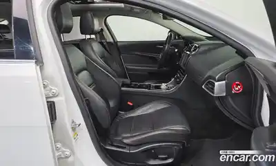 Jaguar XE 2016 2.0 Автомат в Москве № 500296, миниатюра 11