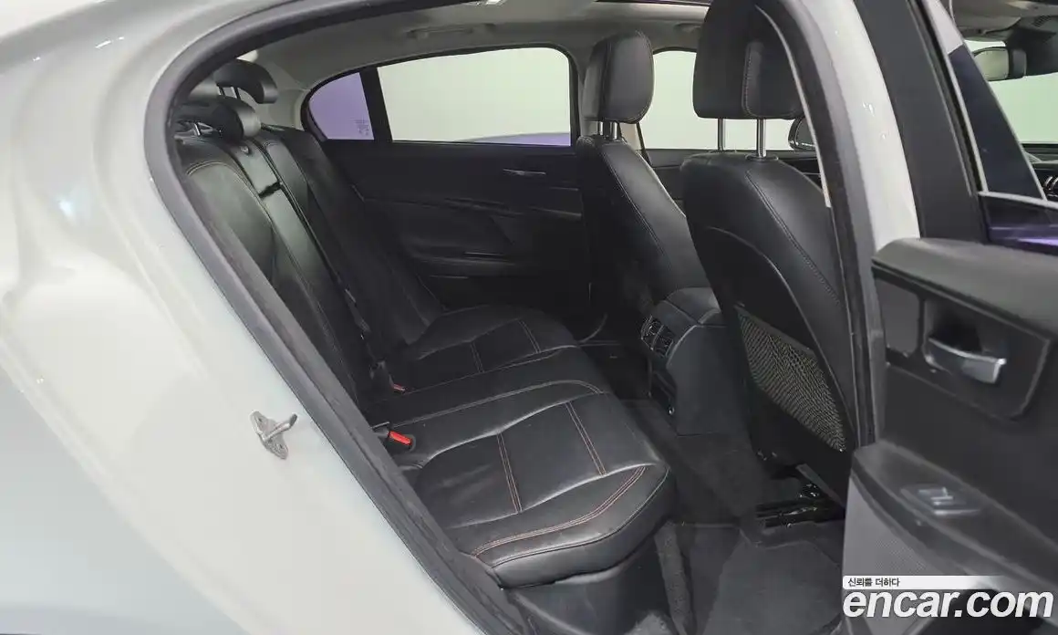 Jaguar XE 2016 2.0 Автомат в Москве № 500296, фото 12