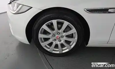 Jaguar XE 2016 2.0 Автомат в Москве № 500296, миниатюра 5