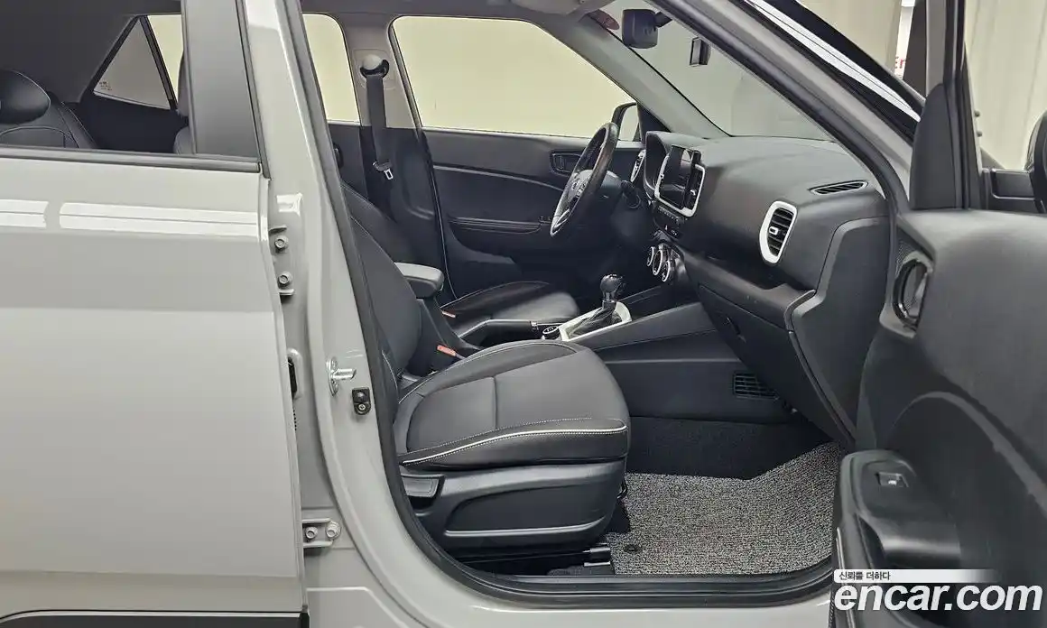 Hyundai Venue 2023 1.6 Автомат в Москве № 517787, фото 11