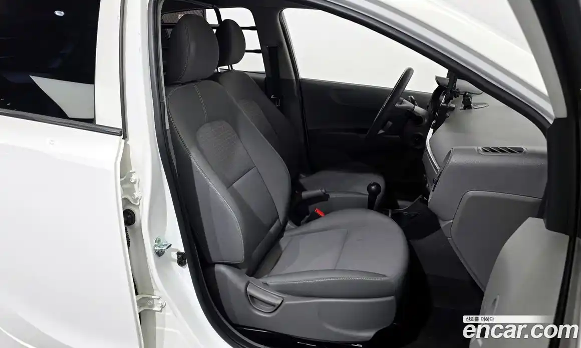 Kia Morning 2021 1.0 Автомат в Москве № 519882, фото 11