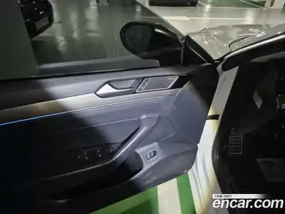 Volkswagen Arteon 2019 2.0 Автомат в Москве № 521461, миниатюра 6