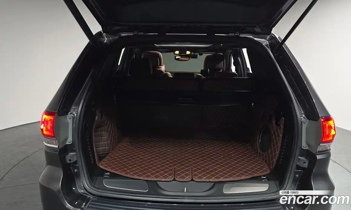 Jeep Cherokee 2021 3.6 Автомат в Москве № 522195, фото 20