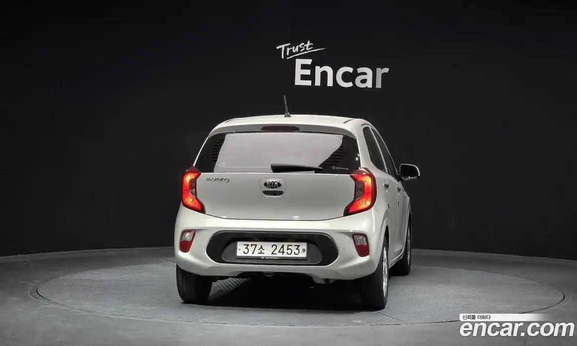 Kia Morning 2020 1.0 Автомат в Москве № 522247, фото 4