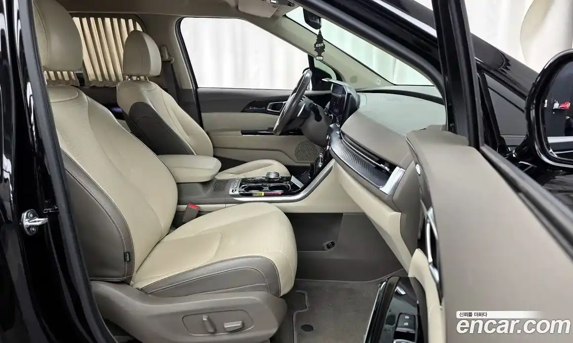 Kia Canival 2023 3.5 Автомат в Москве № 522266, фото 11