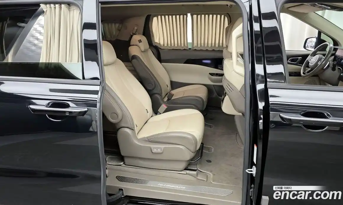 Kia Canival 2023 3.5 Автомат в Москве № 522266, фото 12