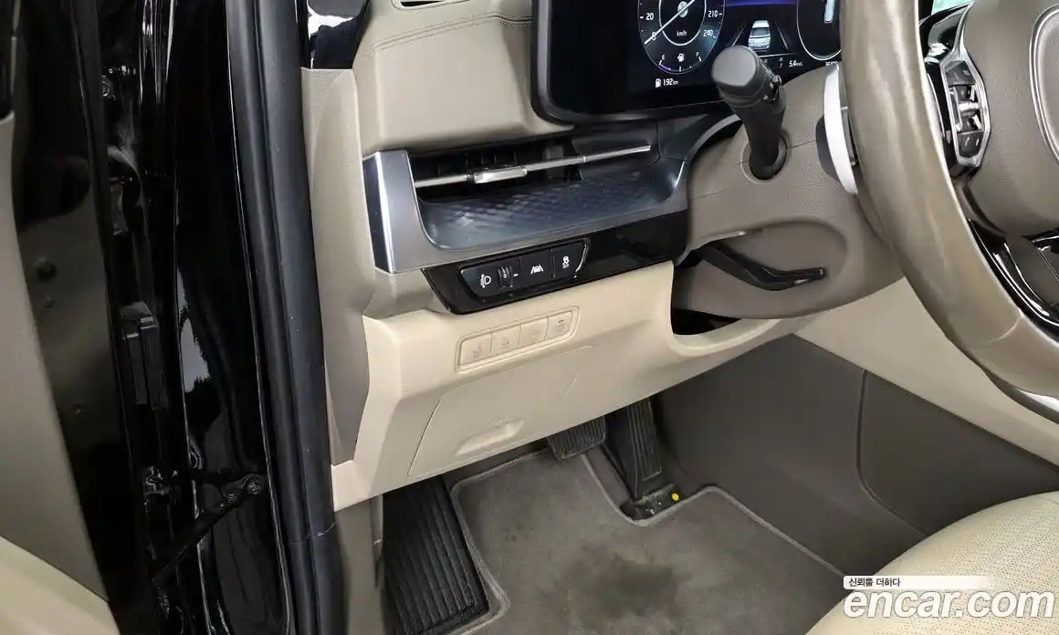 Kia Canival 2023 3.5 Автомат в Москве № 522266, фото 17