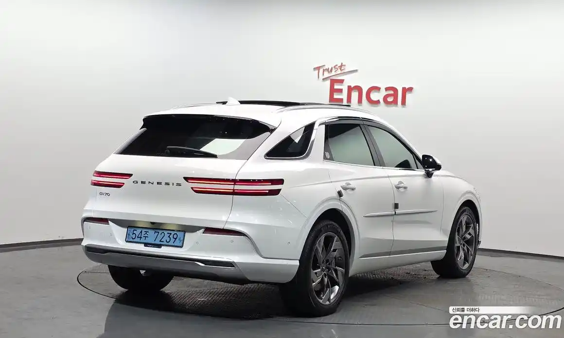 Genesis GV70 2022 0.1 Автомат в Москве № 523828, фото 1