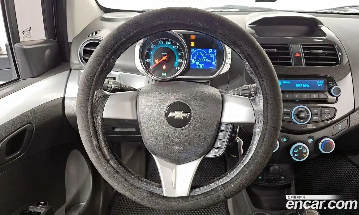 Chevrolet Spark 2015 1.0 Автомат в Москве № 528422, фото 13