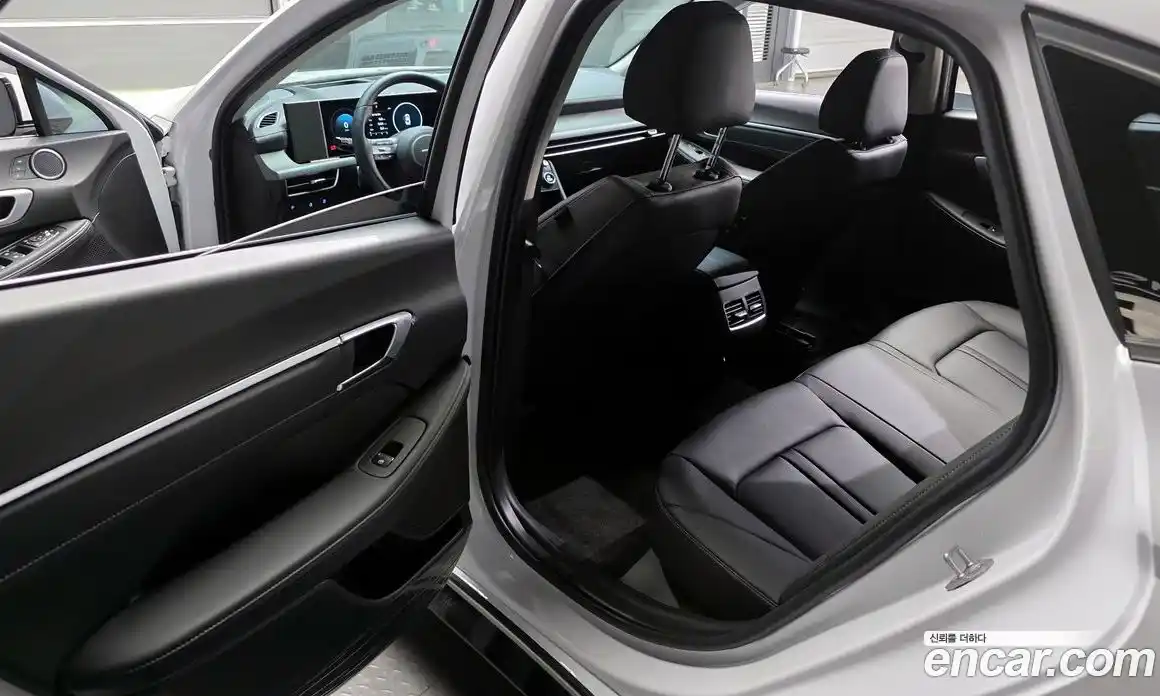 Hyundai Sonata 2025 2.0 Автомат в Москве № 529379, фото 11