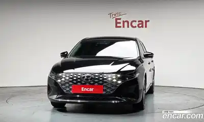 Hyundai Grandeur 2023 2.5 Автомат в Москве № 530783, миниатюра 2