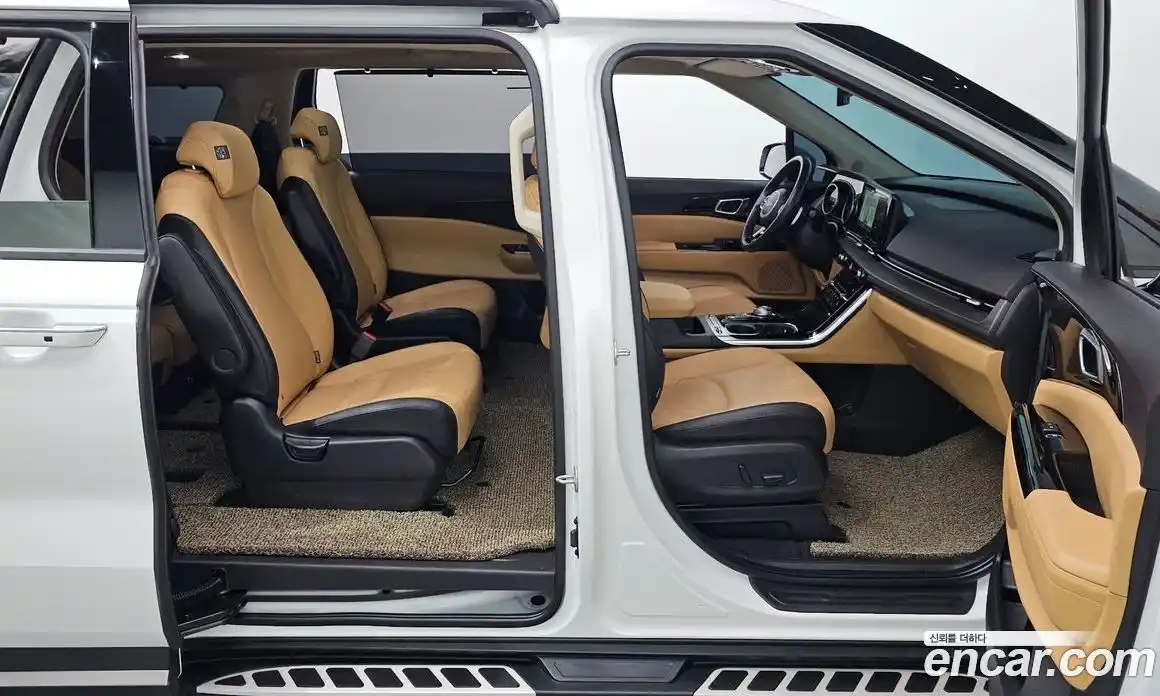 Kia Canival 2023 3.5 Автомат в Москве № 532095, фото 13