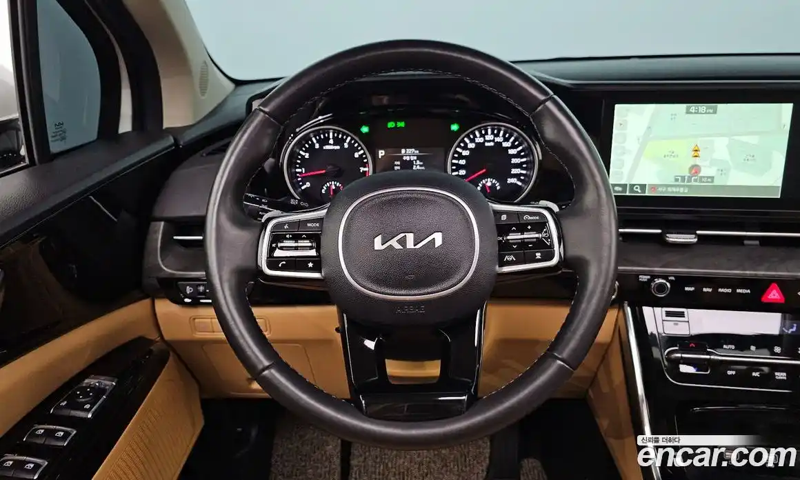 Kia Canival 2023 3.5 Автомат в Москве № 532095, фото 14