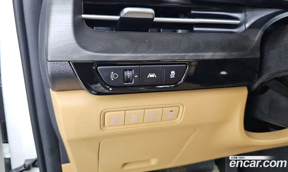 Kia Canival 2023 3.5 Автомат в Москве № 532095, фото 18