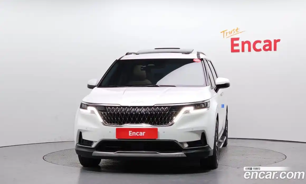 Kia Canival 2023 3.5 Автомат в Москве № 532095, фото 3