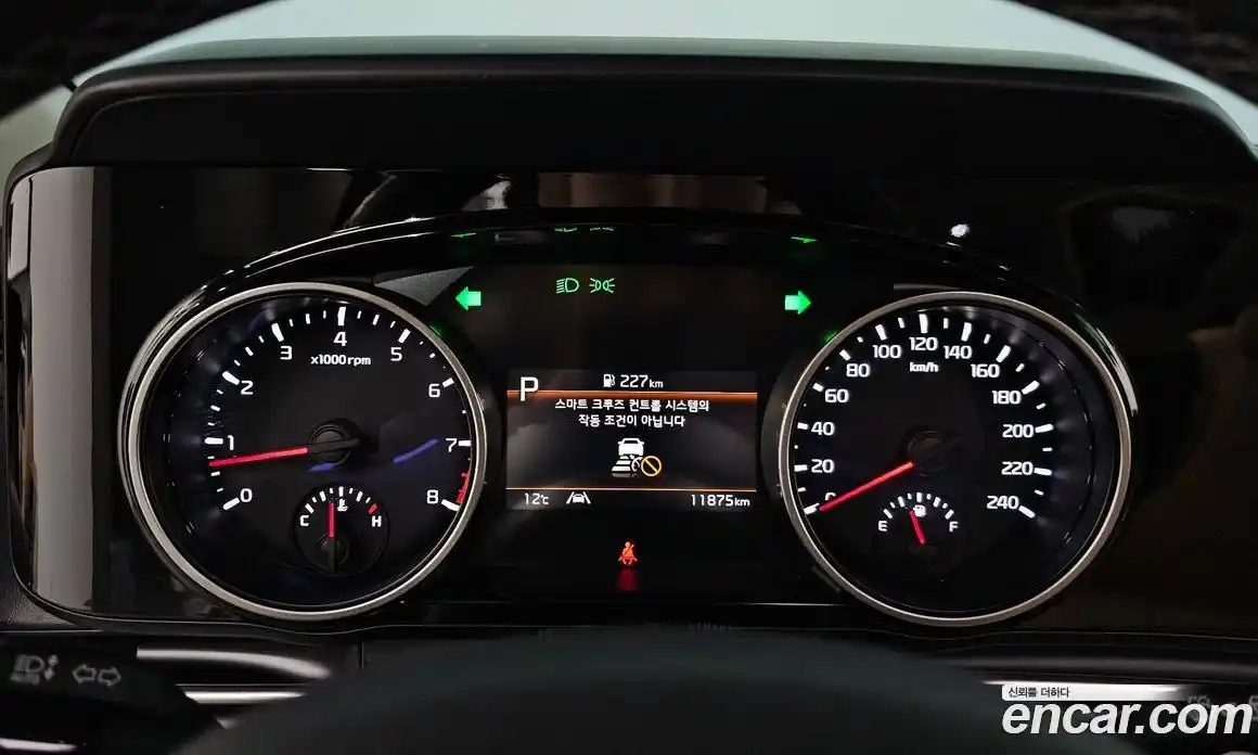 Kia Canival 2023 3.5 Автомат в Москве № 532095, фото 8