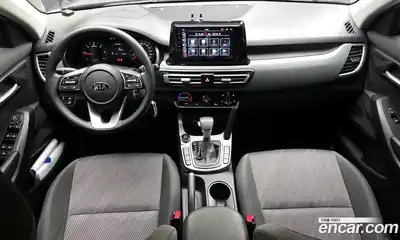 Kia Seltos 2020 1.6 Автомат в Москве № 535266, миниатюра 7