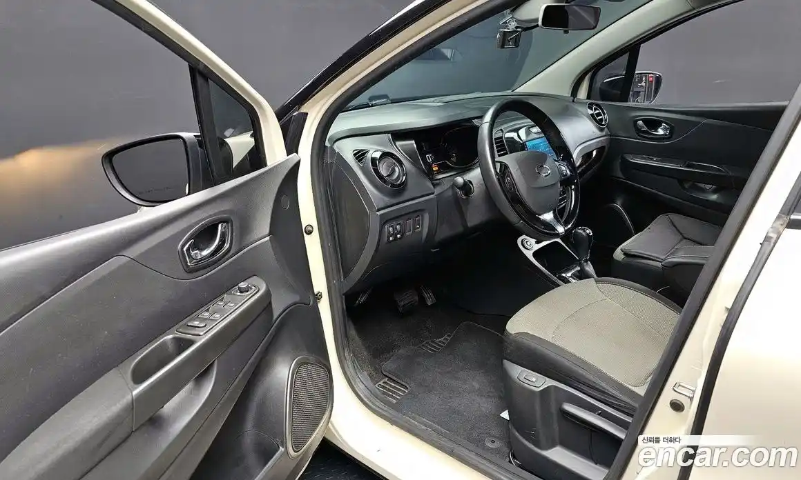 Renault QM3 2014 1.5 Автомат в Москве № 535687, фото 11