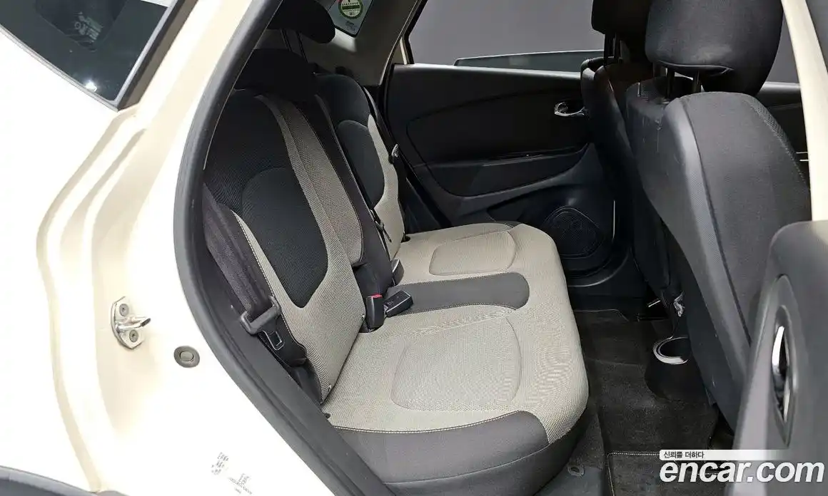 Renault QM3 2014 1.5 Автомат в Москве № 535687, фото 12