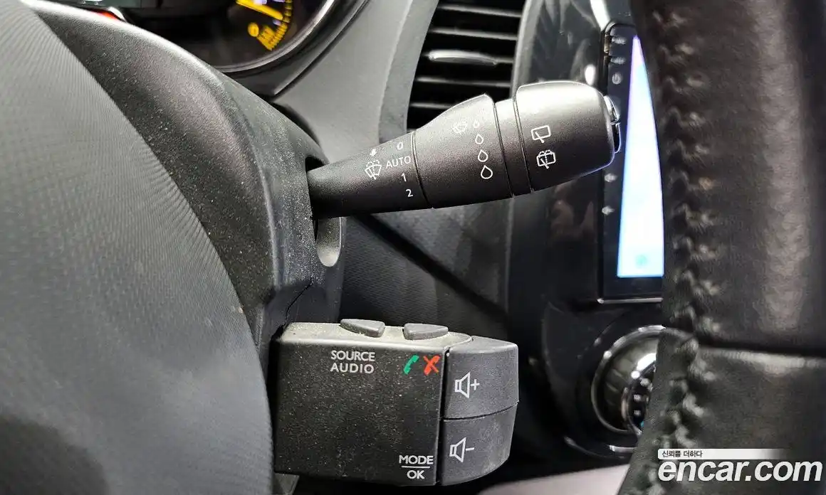 Renault QM3 2014 1.5 Автомат в Москве № 535687, фото 18