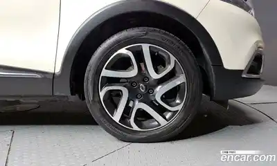 Renault QM3 2014 1.5 Автомат в Москве № 535687, миниатюра 5