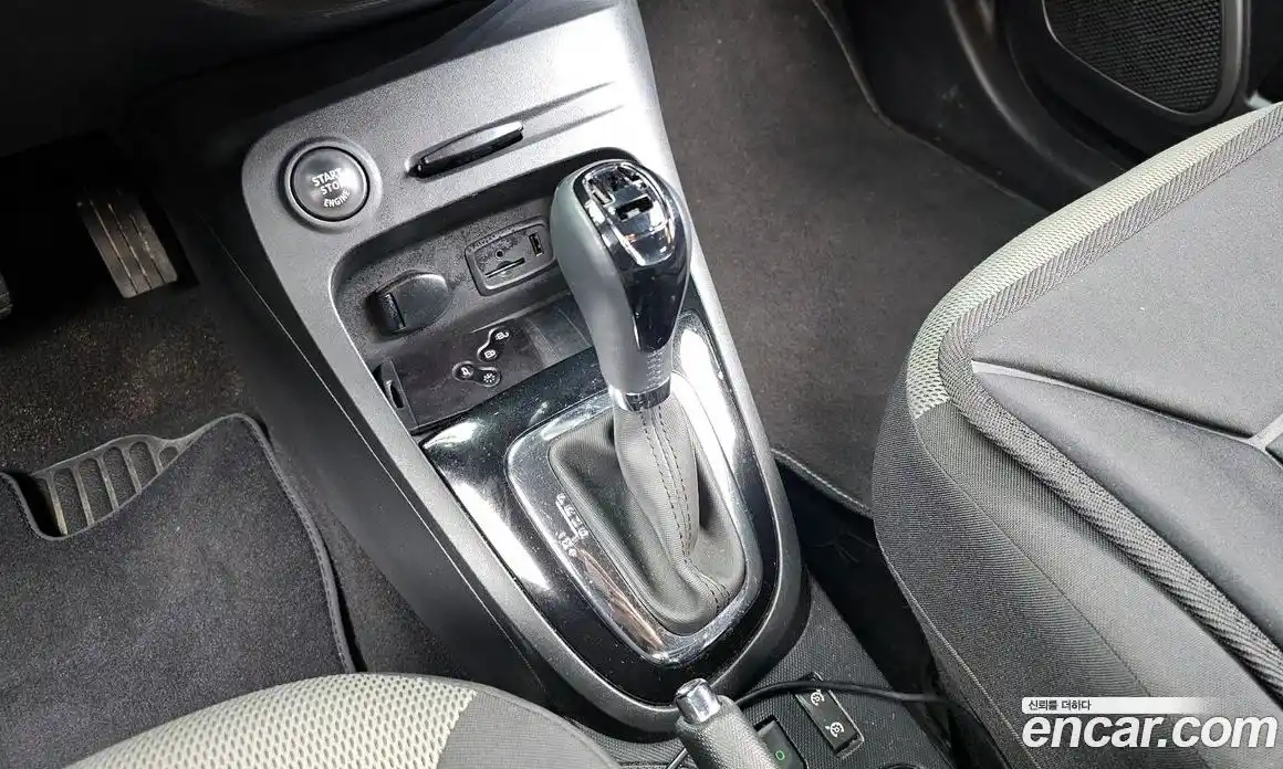 Renault QM3 2014 1.5 Автомат в Москве № 535687, фото 9