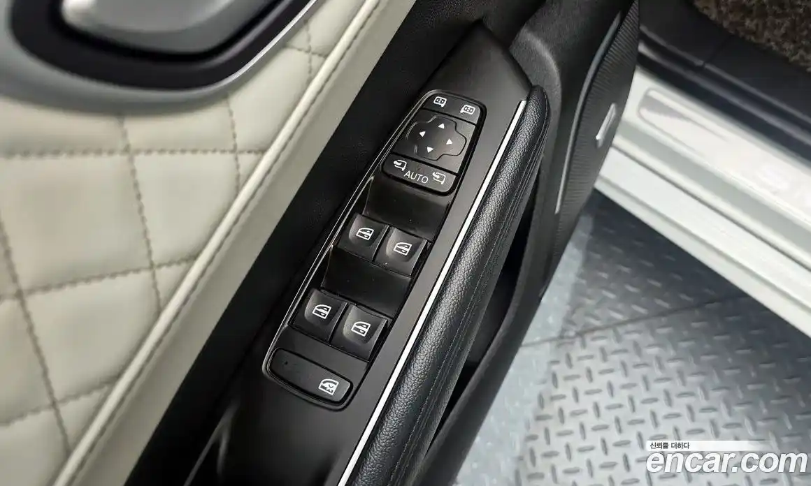 Renault SM6 2017 2.0 Автомат в Москве № 535693, фото 17