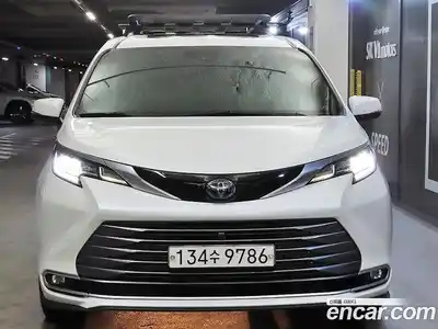 Toyota Sienna 2021 2.5 Автомат в Москве № 538176, миниатюра 2