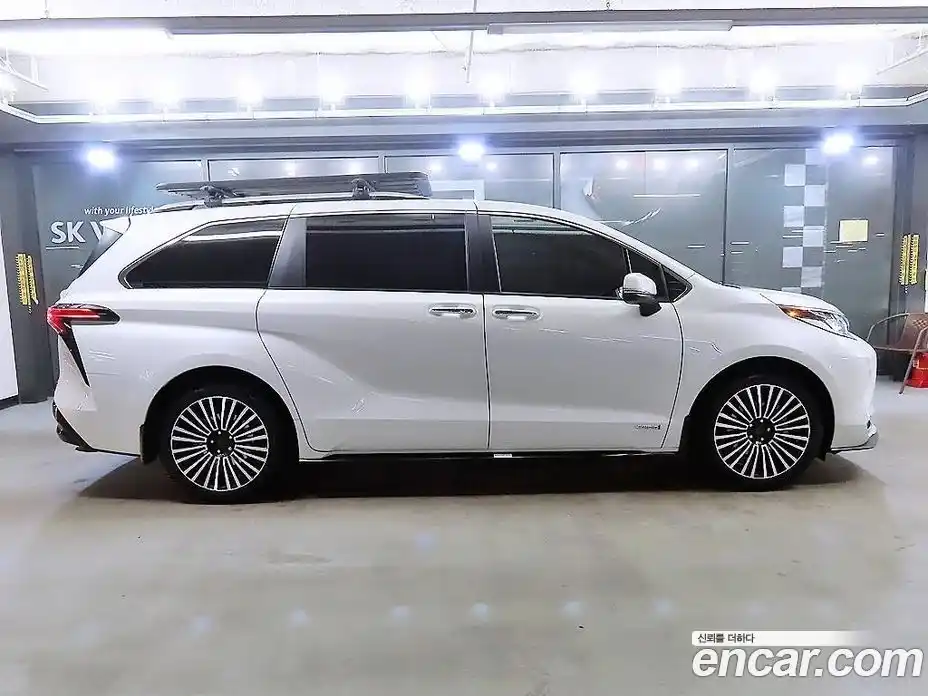 Toyota Sienna 2021 2.5 Автомат в Москве № 538176, фото 3