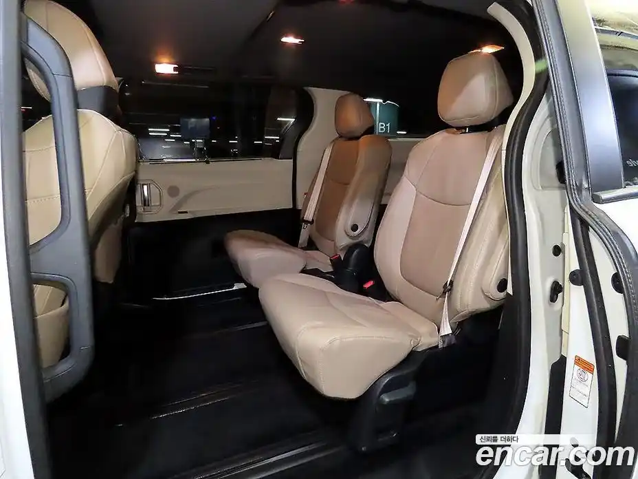 Toyota Sienna 2021 2.5 Автомат в Москве № 538176, фото 7