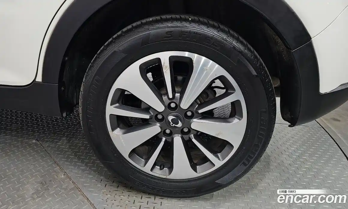 SsangYong Korando 2015 2.0 Автомат в Москве № 539188, фото 4