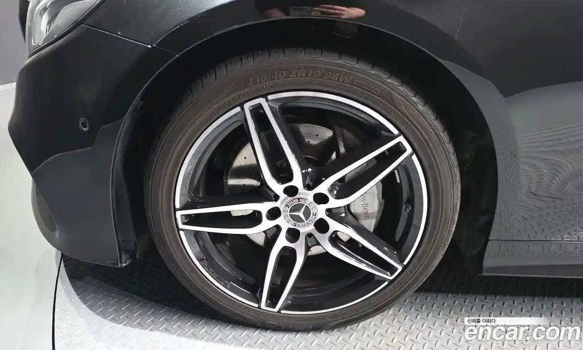 Mercedes-Benz E-Class 2019 1.9 Автомат в Москве № 543441, фото 5