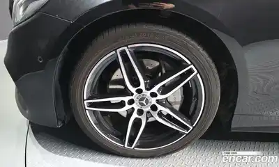 Mercedes-Benz E-Class 2019 1.9 Автомат в Москве № 543441, миниатюра 5