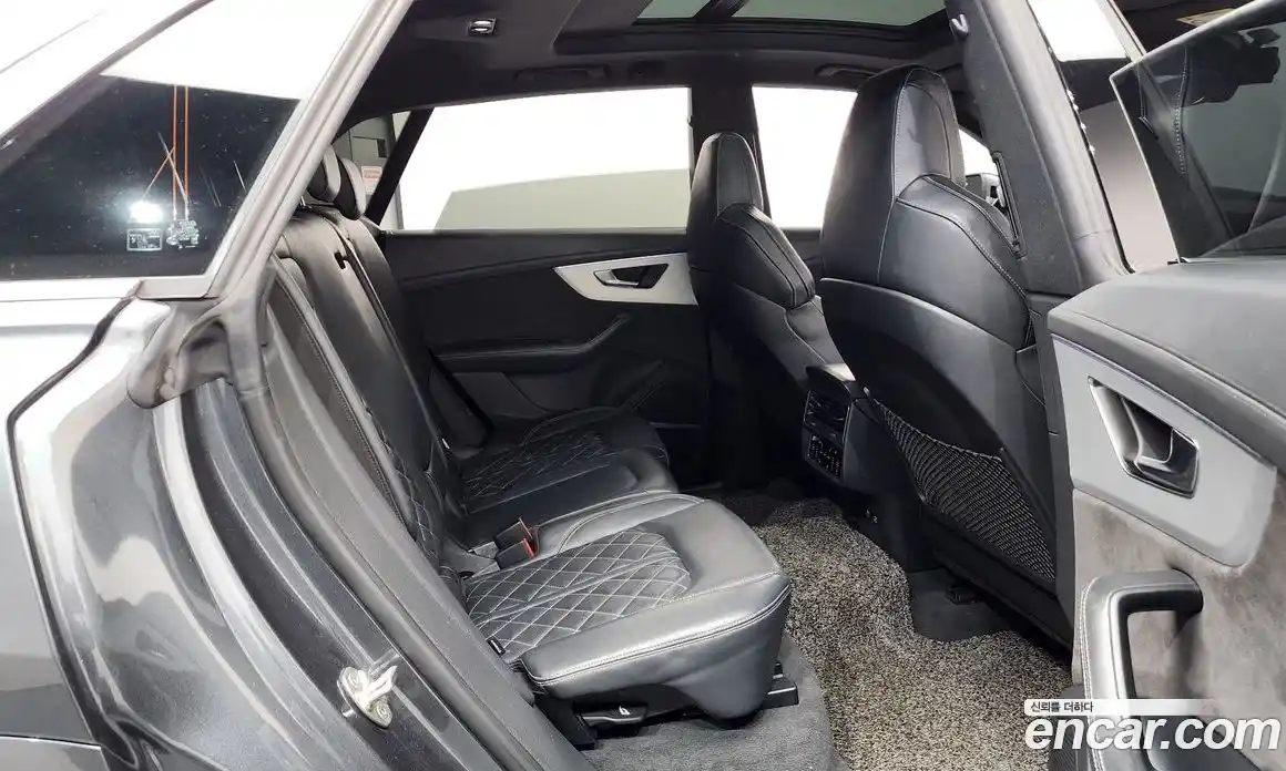 Audi Q8 2021 3.0 Автомат в Москве № 544250, фото 12