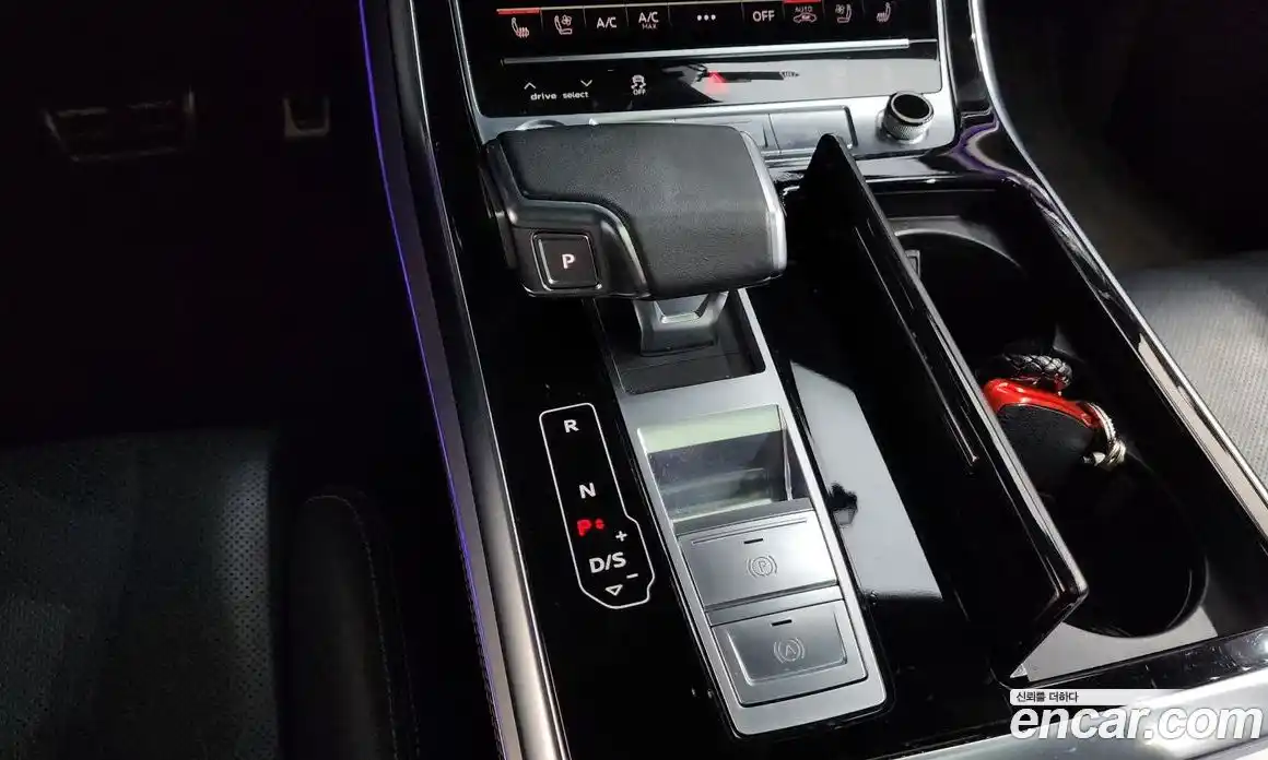 Audi Q8 2021 3.0 Автомат в Москве № 544250, фото 9