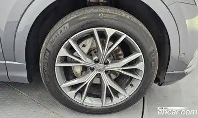 Audi Q8 2021 3.0 Автомат в Москве № 544349, миниатюра 4