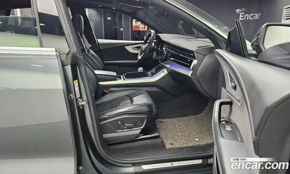 Audi Q8 2021 3.0 Автомат в Москве № 544349, фото 10