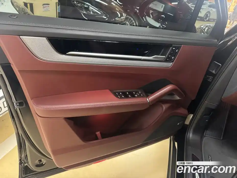 Porsche Cayenne 2024 3.0 Автомат в Москве № 545492, фото 14