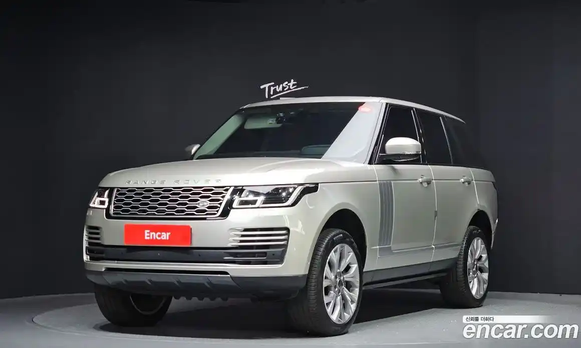 Land Rover Range-Rover 2019 4.4 Автомат в Москве № 546163, фото 1