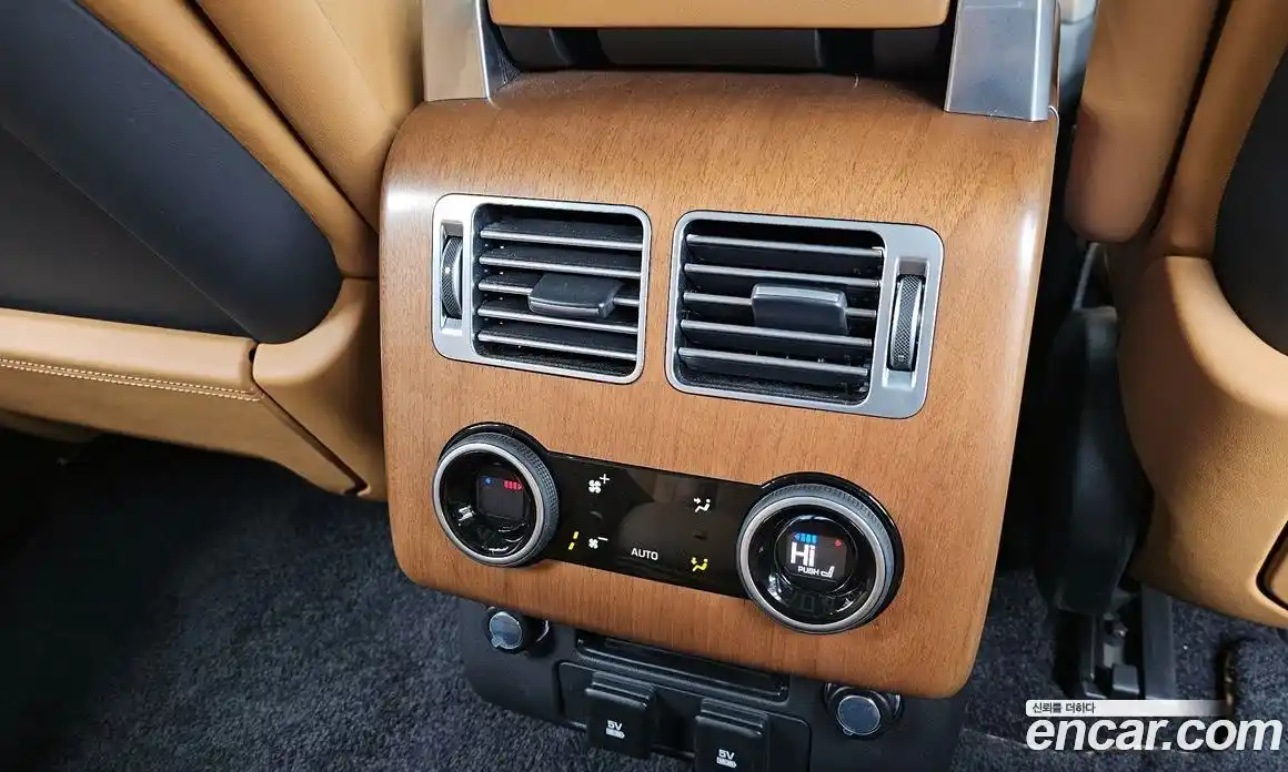 Land Rover Range-Rover 2019 4.4 Автомат в Москве № 546163, фото 19