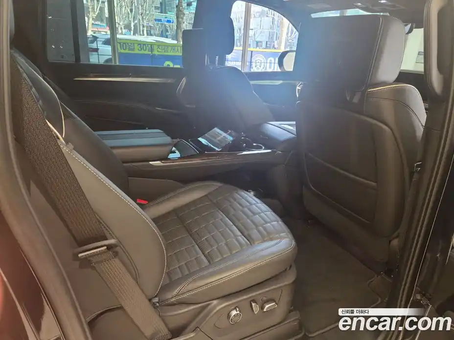 Cadillac Escalade 2025 6.2 Автомат в Москве № 548132, фото 11