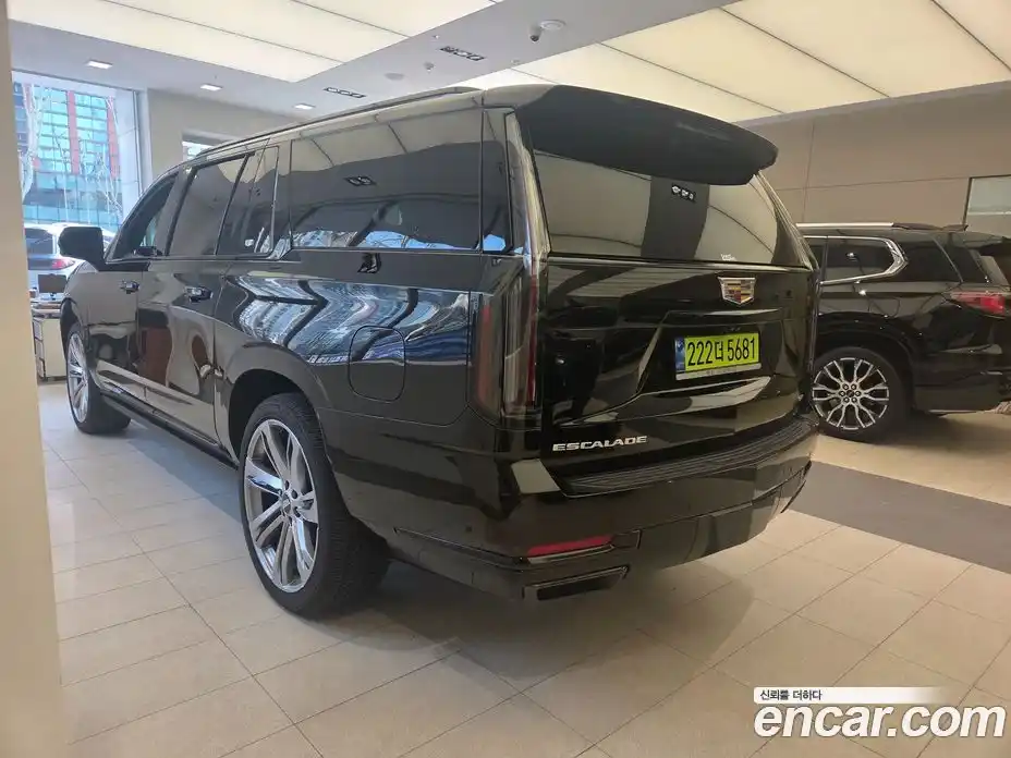 Cadillac Escalade 2025 6.2 Автомат в Москве № 548132, фото 7