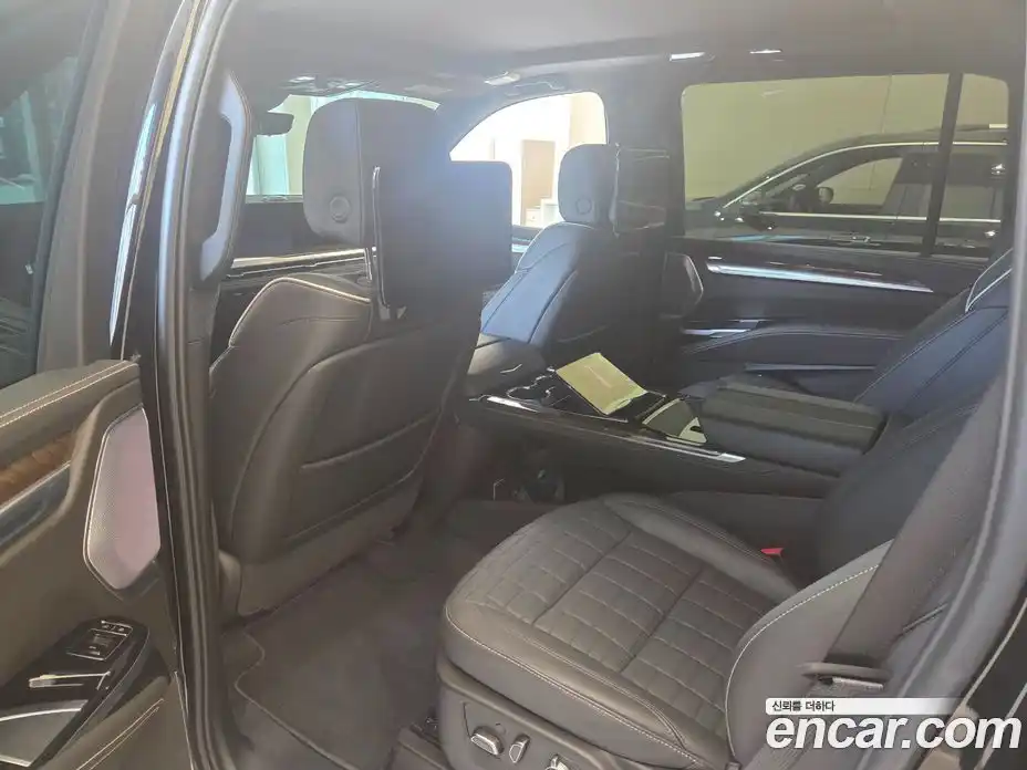 Cadillac Escalade 2025 6.2 Автомат в Москве № 548132, фото 10