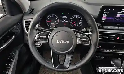 Kia Seltos 2022 1.6 Автомат в Москве № 11035, миниатюра 9