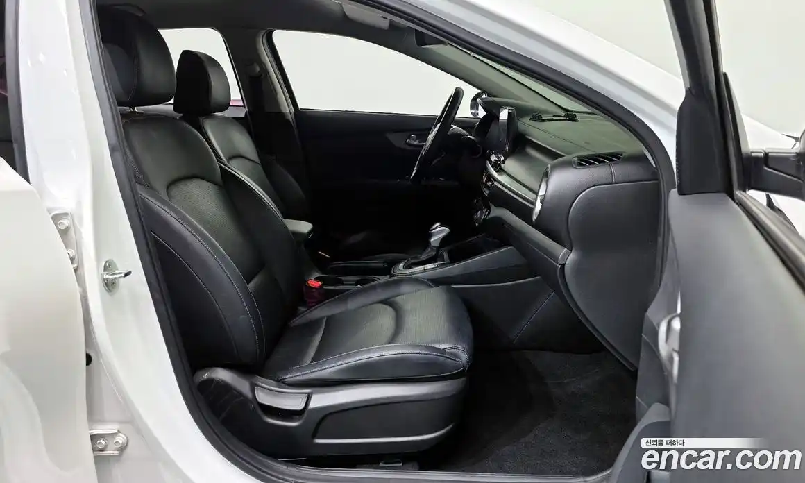 Kia K3 2021 1.6 Автомат в Москве № 123685, фото 16