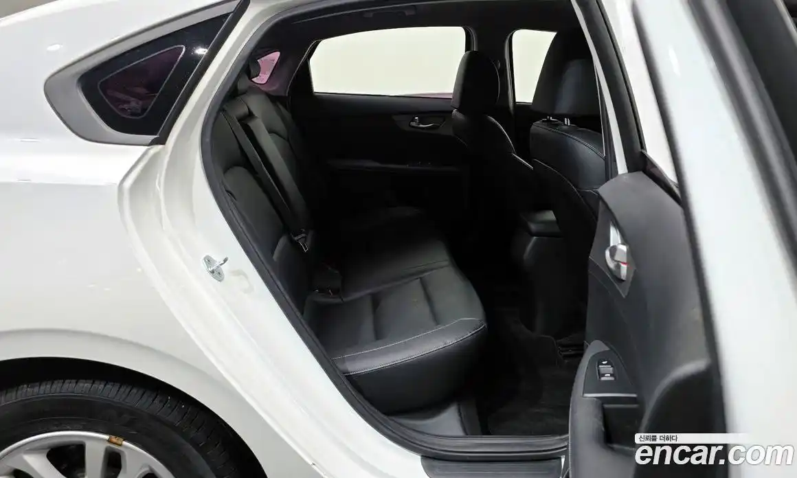 Kia K3 2021 1.6 Автомат в Москве № 123685, фото 10