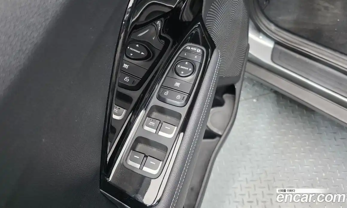 Kia Niro 2022 1.6 Автомат в Москве № 131504, фото 14